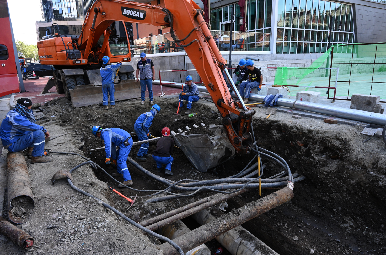 Улаанбаатар хотын төв магистраль 16 гол шугамыг тавдугаар сарын 15-наас наймдугаар сарын 25-ны хооронд нийт 8-9 хэсэгт хуваан засварлана